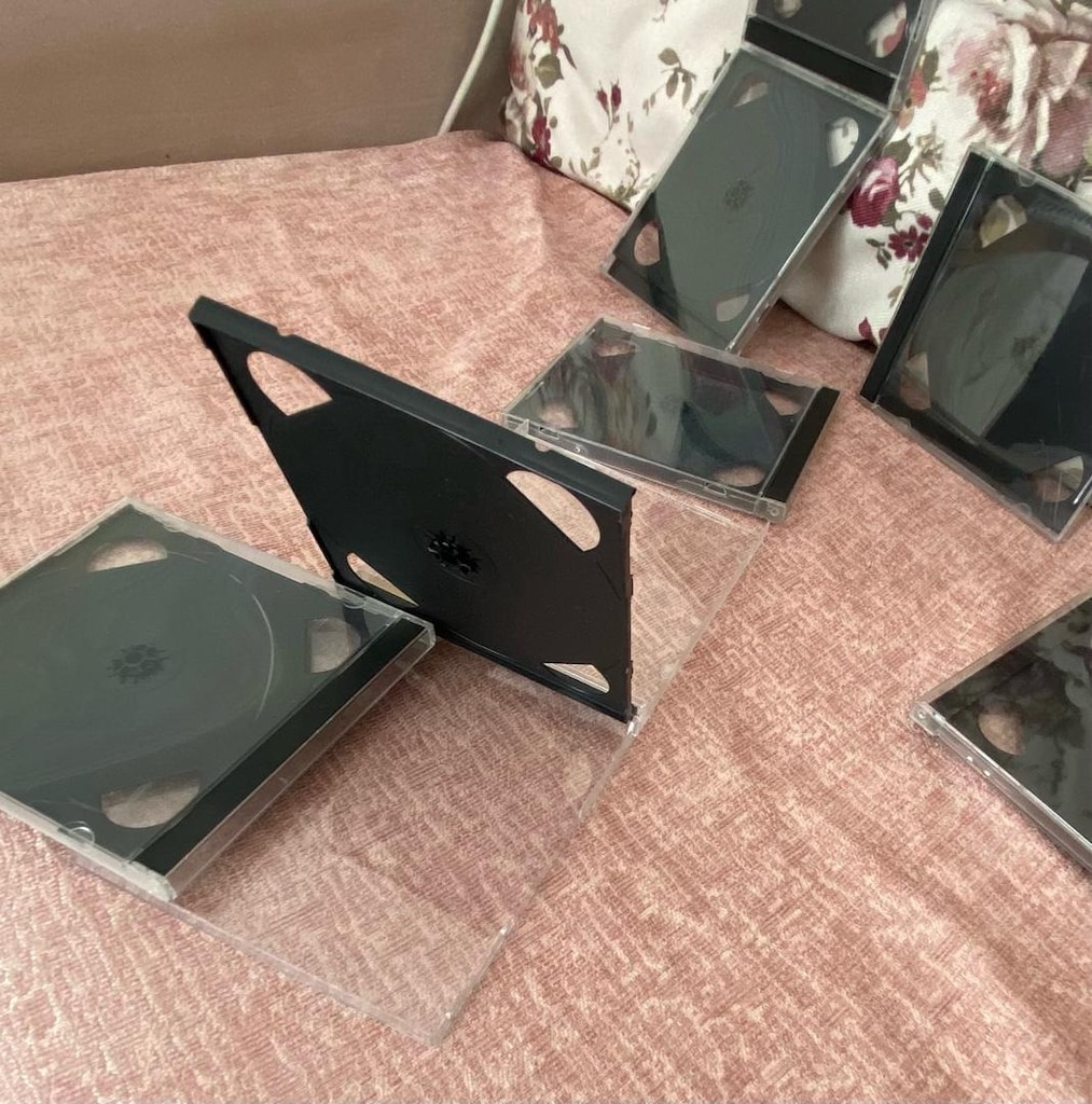 Boş cd kutuları - 8