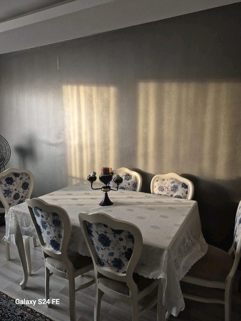 Çok temiz yemek masası ve 6adet sandalye takımı - 2