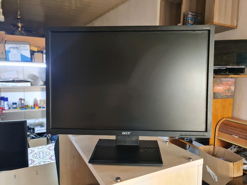 Acer 22 İnç LCD Monitör - 2