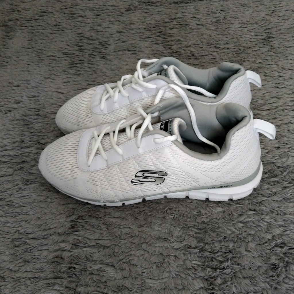 Skechers