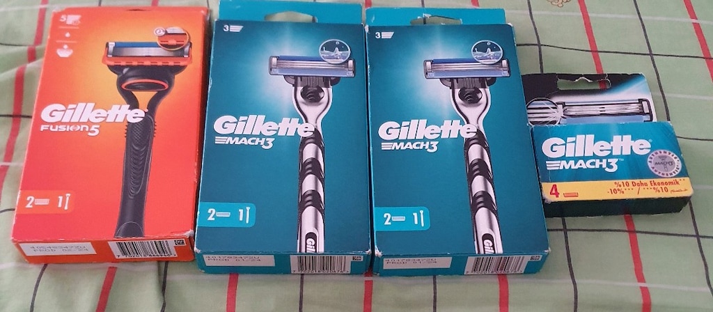 GİLLETTE MACH3 2 ADET 1 ADET FUSION 5 4 ADET YEDEK BAŞLIK MACH3 - 2