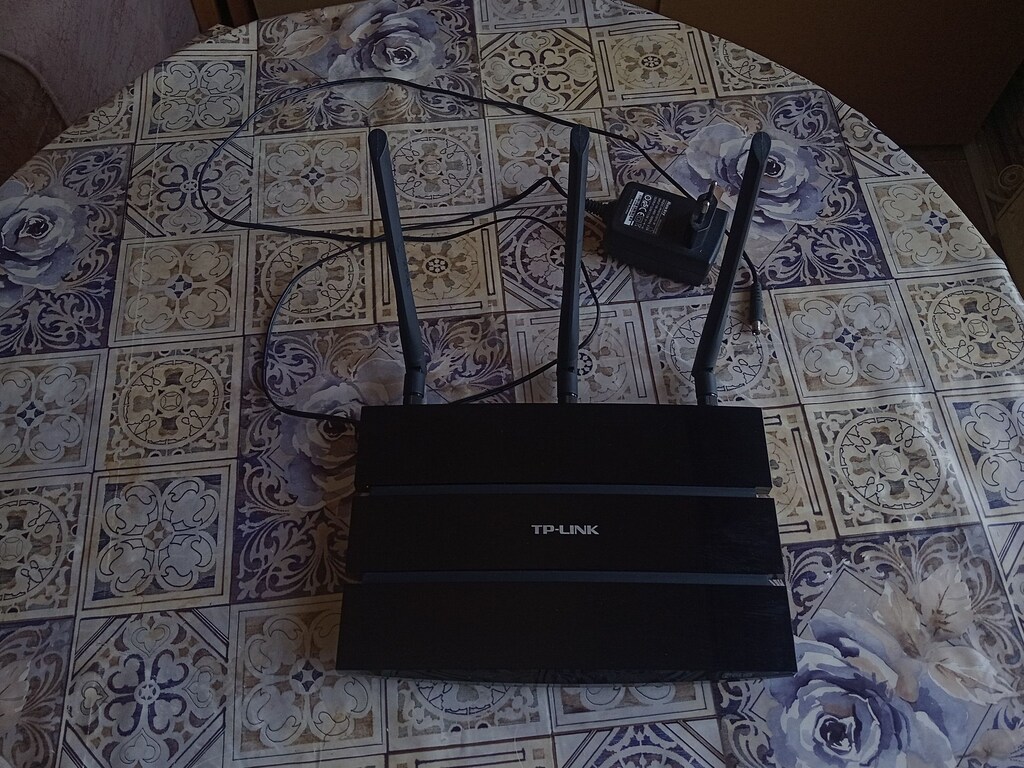 TP-Link N600 Wireless Dual Band Gigabit ADSL2+ Modem Router (TD-W8980) - 2