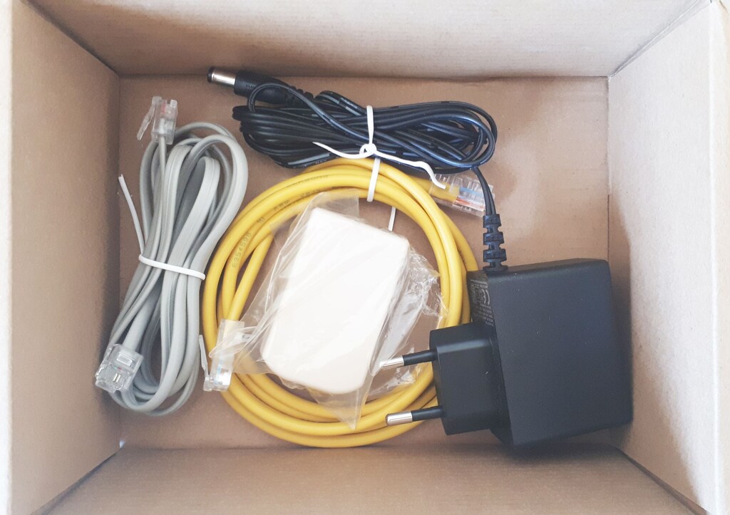 ZYXEL MODEM - 3