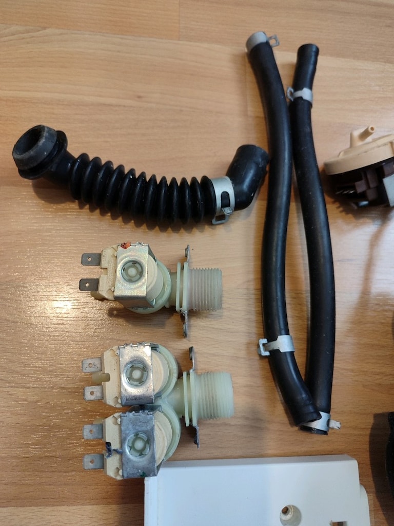 Arçelik 8124 SJ çamaşır makinesi parçaları - 11