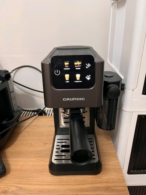 Grundıg yarı otomatik espresso makinesi