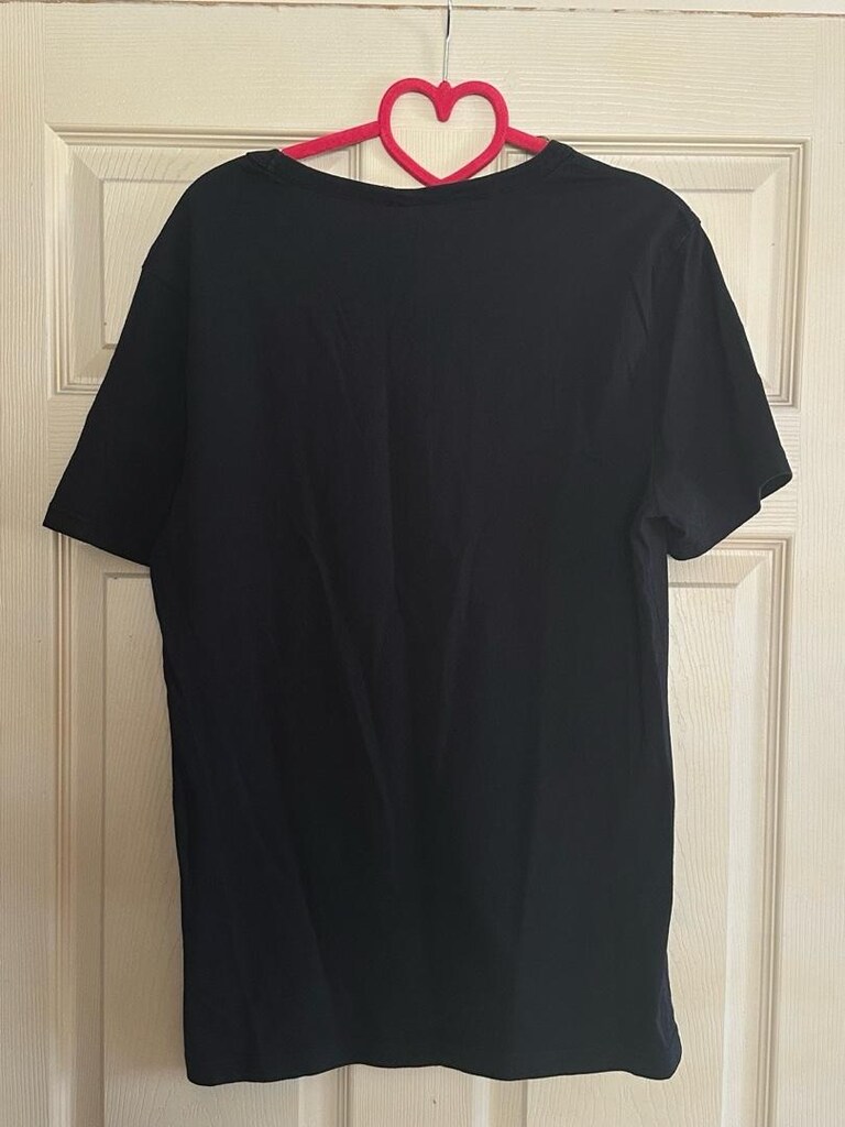 Benetton tişört siyah üzeri yazılı logo — görsel 2/2
