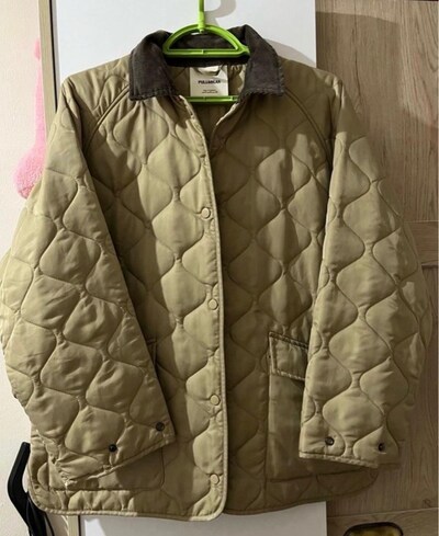 Pull Bear Kapitone Mont