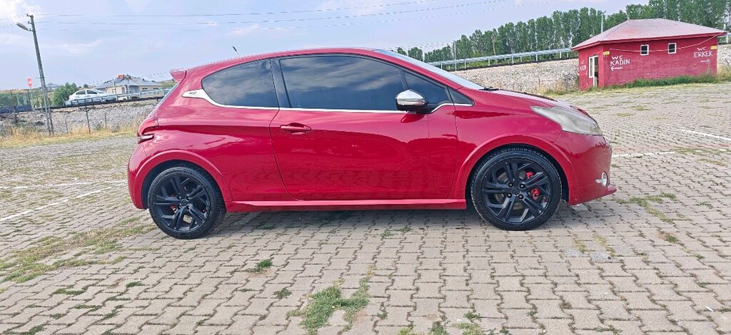 Peugeot 208 gti stock değişensiz hasarsız 2014 çıkışlı - 2