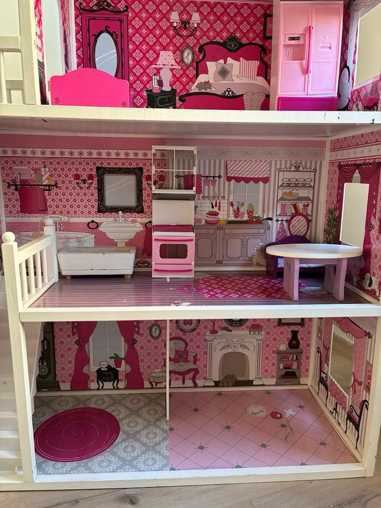 3 Katlı Büyük Ahşap Barbie Evi – Mobilyalı – Temiz - 5