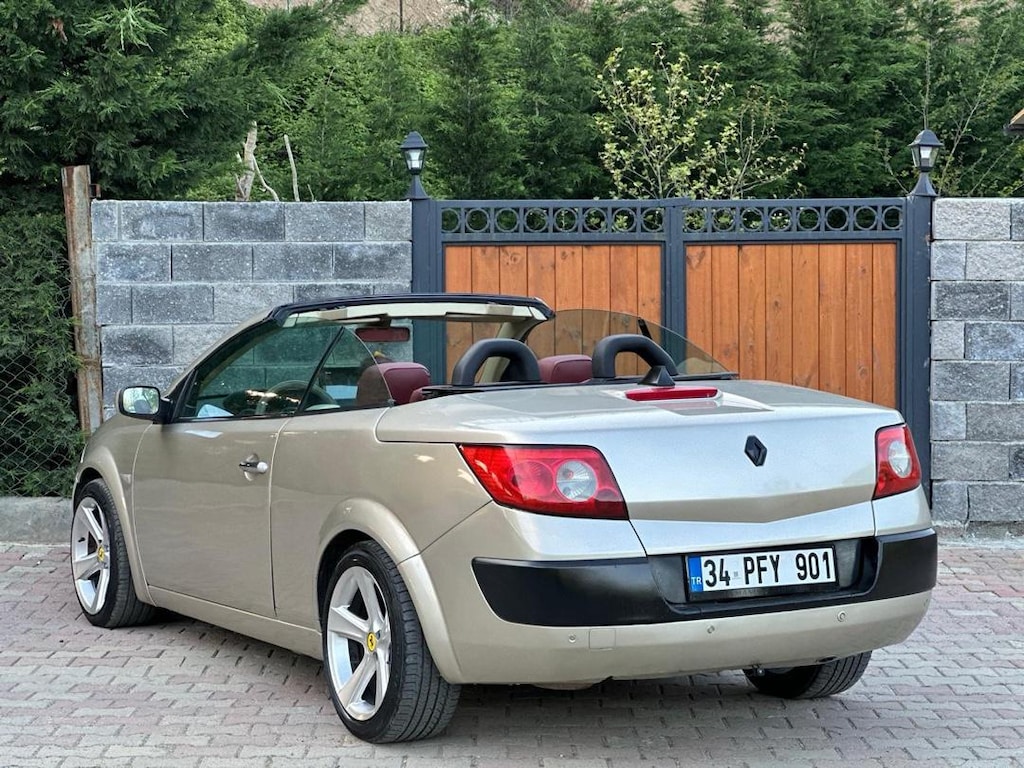 Renault Cabriolet - 8