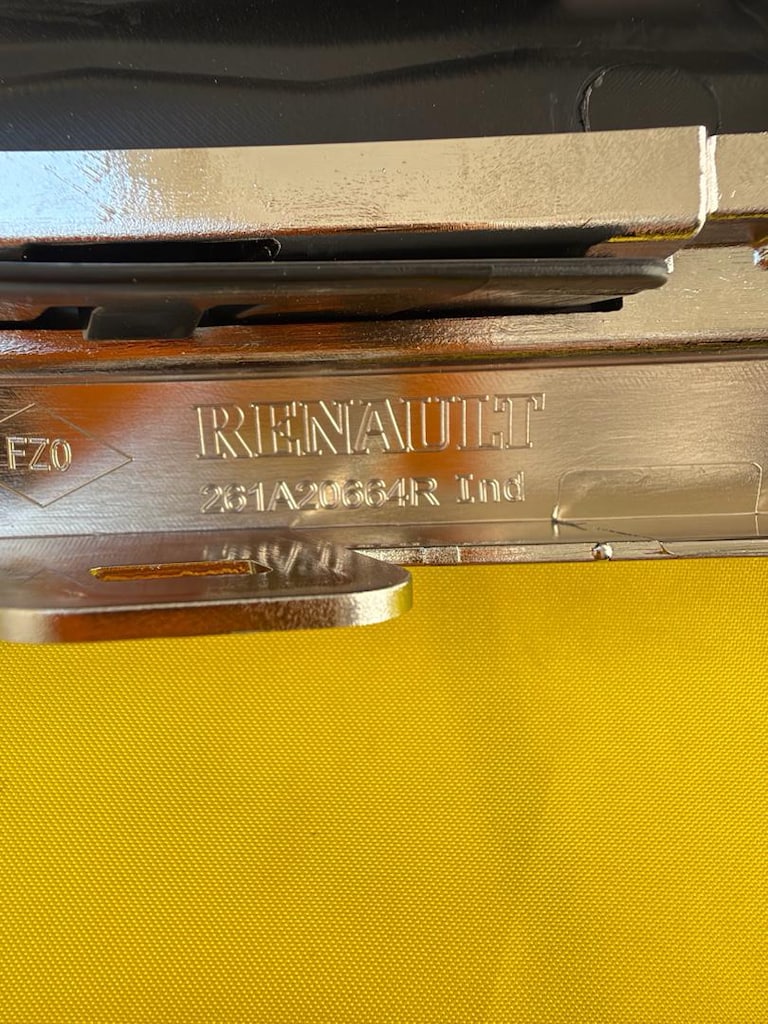 Renault kadjar sis çerçevesi tk kromlu sıfır orjinal Mais 261520709R - 6