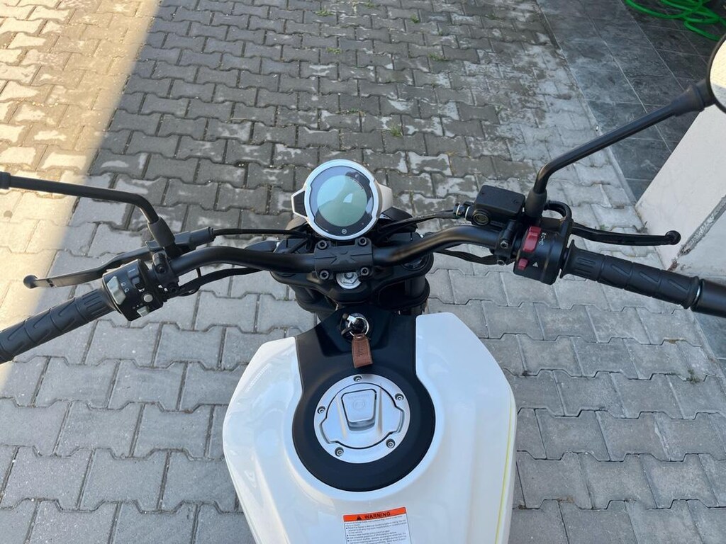 İlk Sahibinden - Garaj Motoru - Sadece 3.500 km'de! - 5