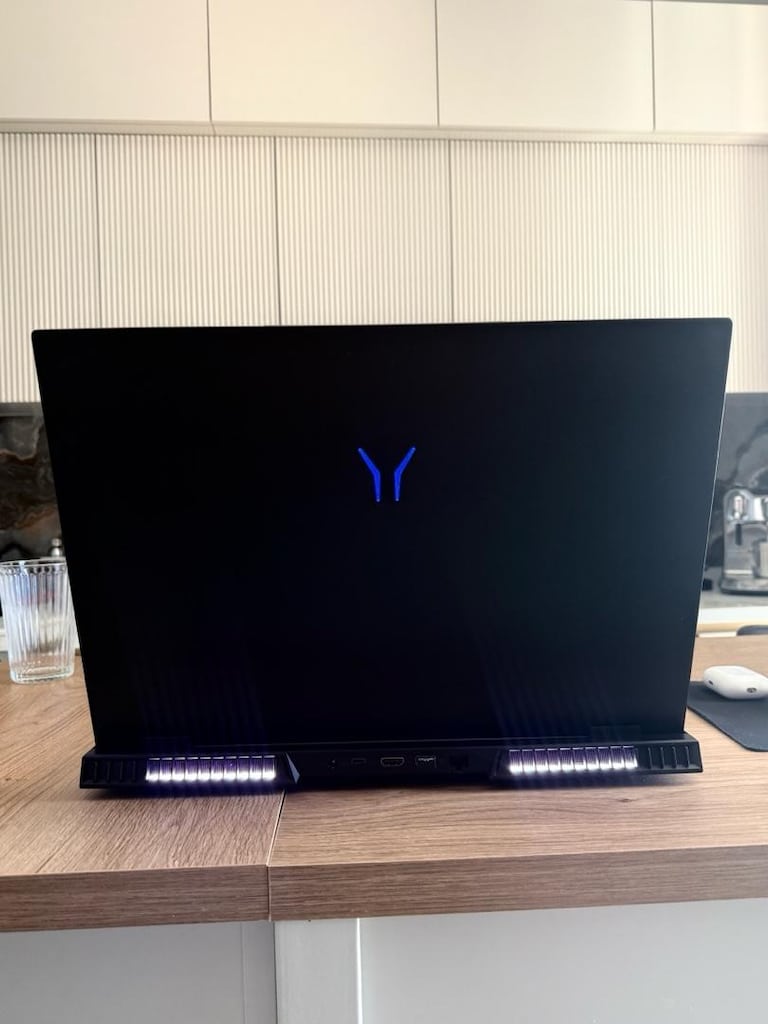 2 AYLIK KUSURSUZ ERAZER Beast 18 X1 RTX 5090 24GB Ultra 9 275HX - 3