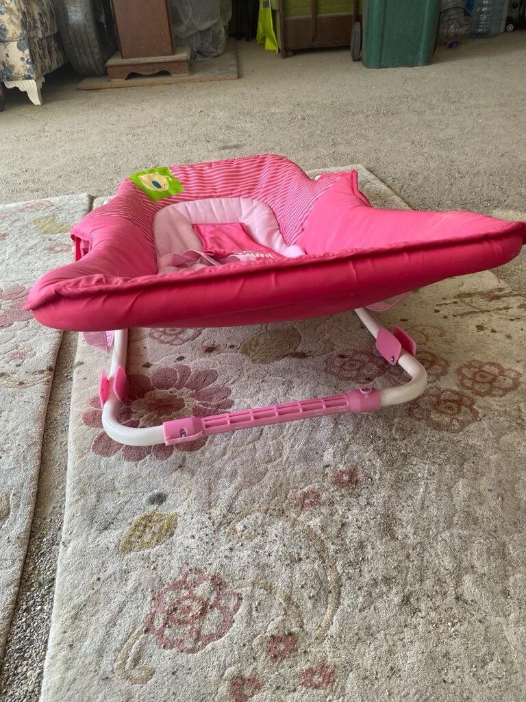 kız bebek sallanan ana kucağı - 5
