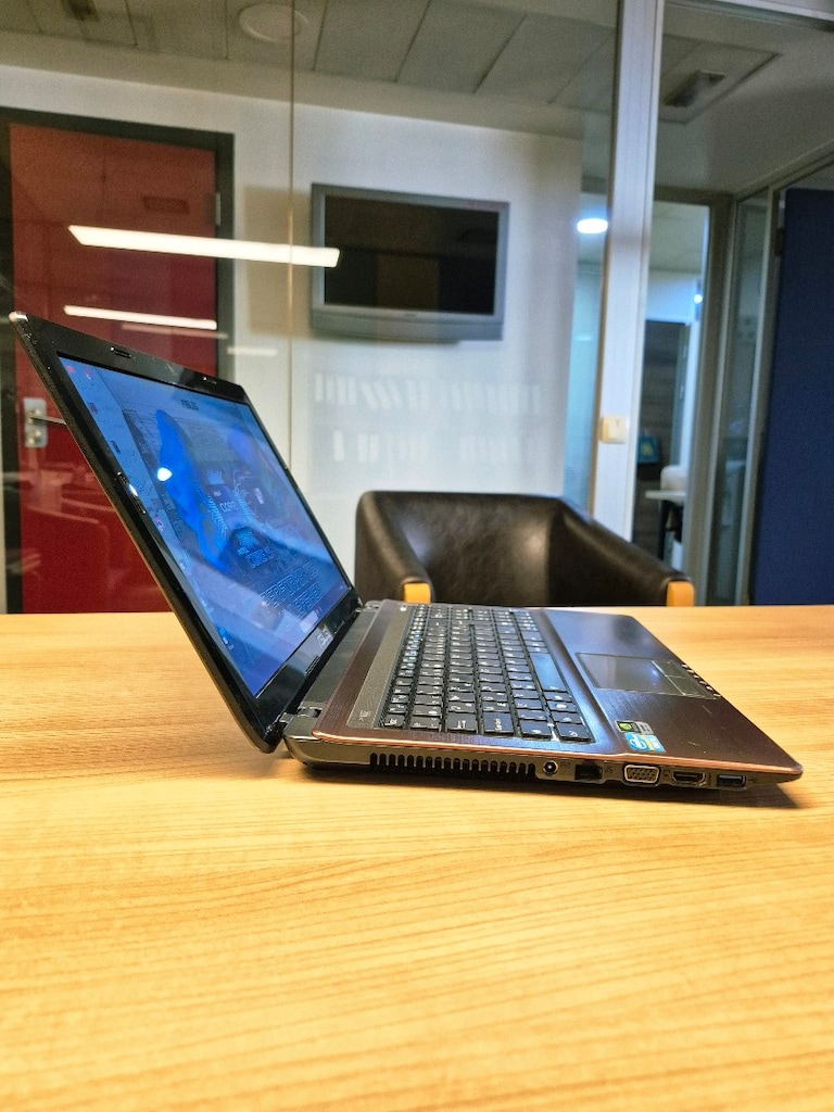 Laptop ASUS i5 İşlemci Çift Ekran Kartı 6GB Ram SSD Pili Yeni - 3