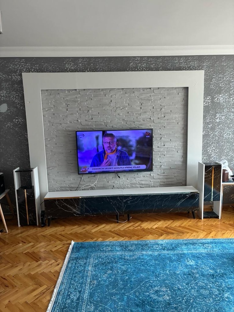 TV ÜNİTESİ ÖZEL YAPIM 2 adet dolabı da var - 2