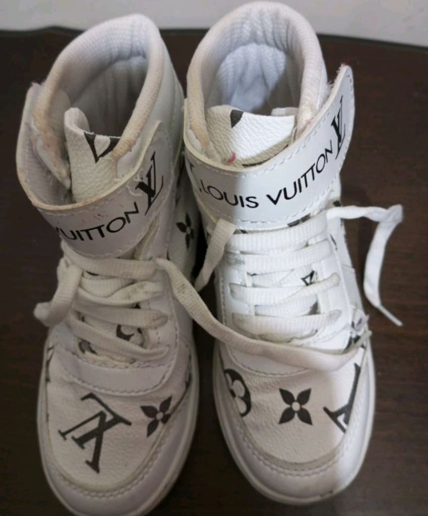 Louis Vuitton - 2