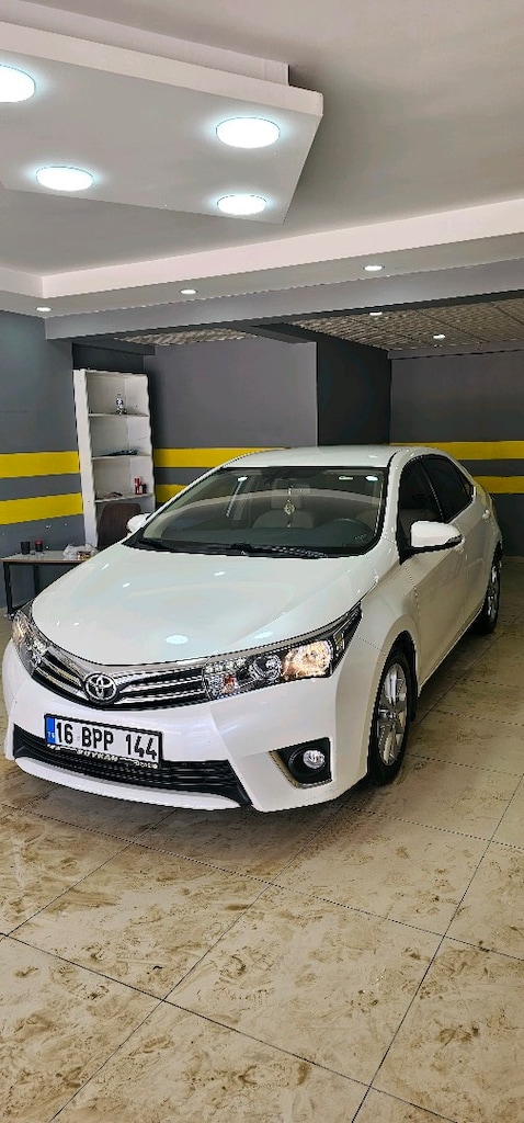 Toyota Corolla - 2