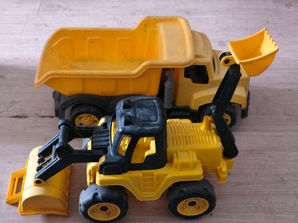 kamyon ve kepçe oyuncak - 2