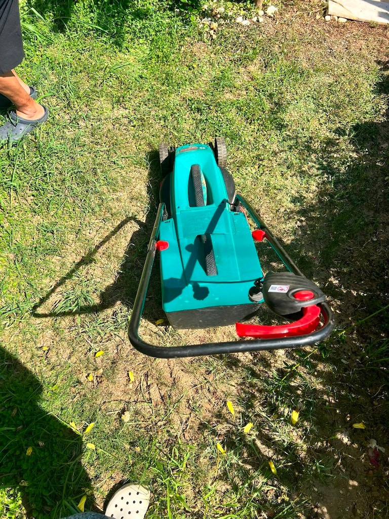 Bosch Arm32 çim biçme makinası(sıfır ayarında) - 3