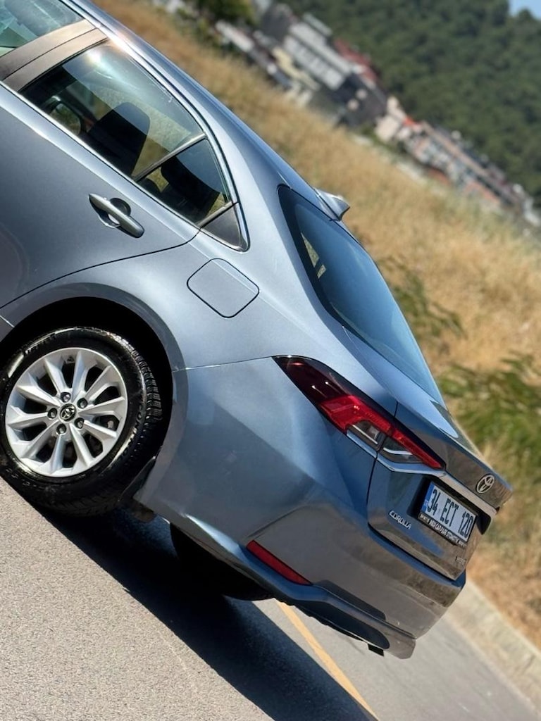 TOYATA COROLA 1.8 hibrit (64.000 km ) - 10