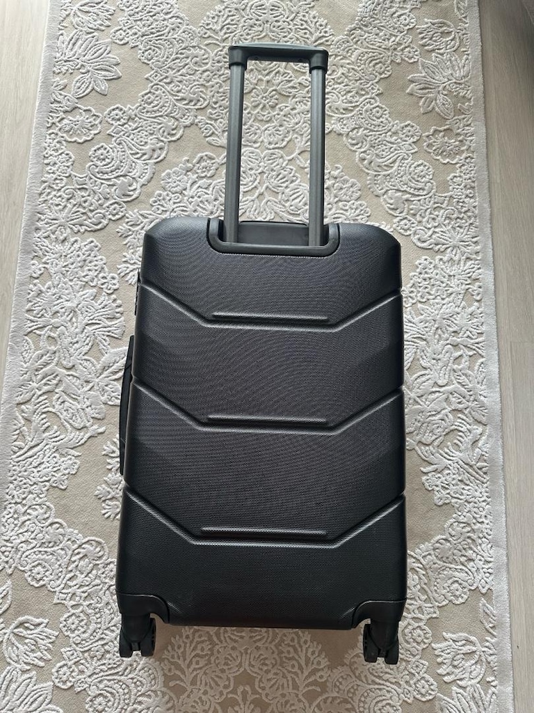NK Marka Sert Plastik Orta Boy Valiz - 2