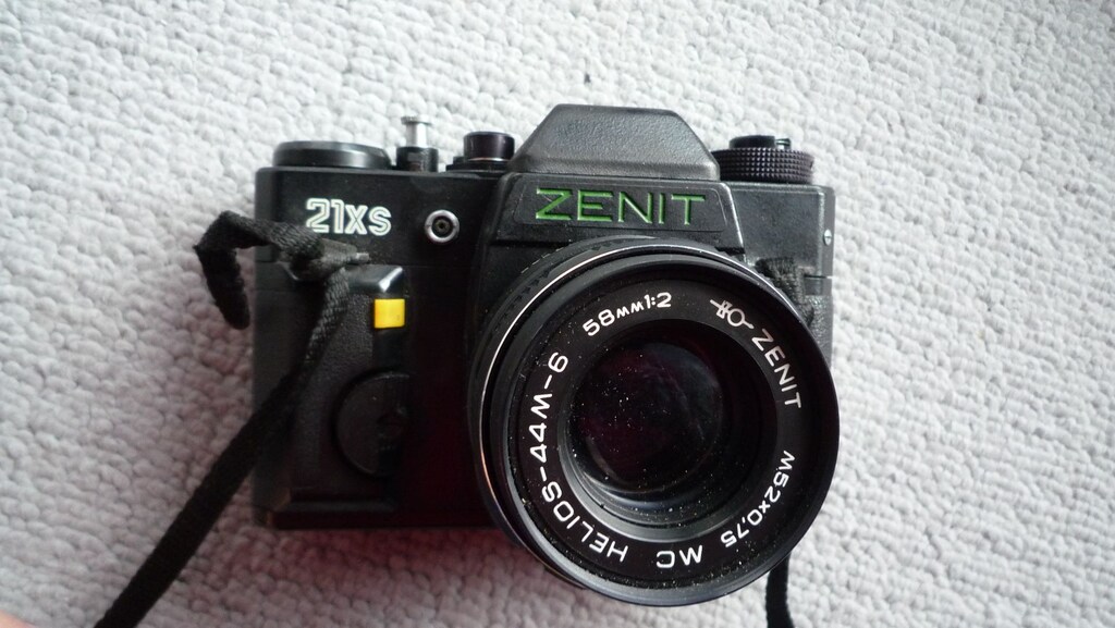 Zenit 21XS Filmi SLR Fotoğraf Makinesi