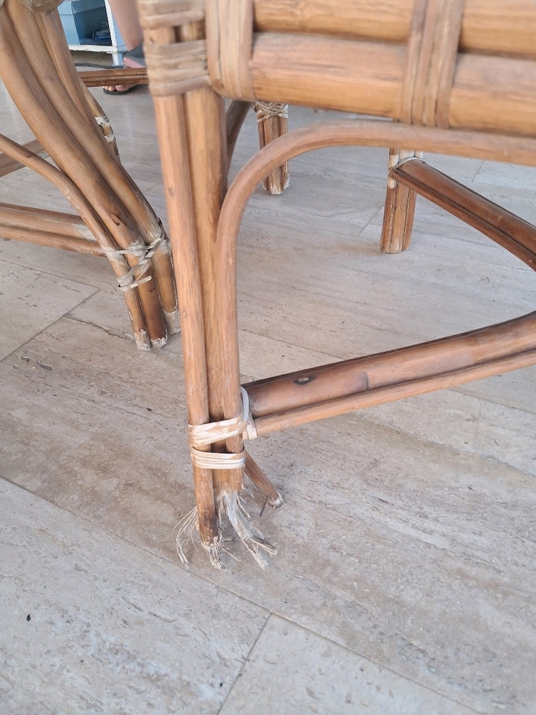 Rattan oturma takımı: Camlı yuvarlak masa+4 koltuk.Rattan dining set - 4