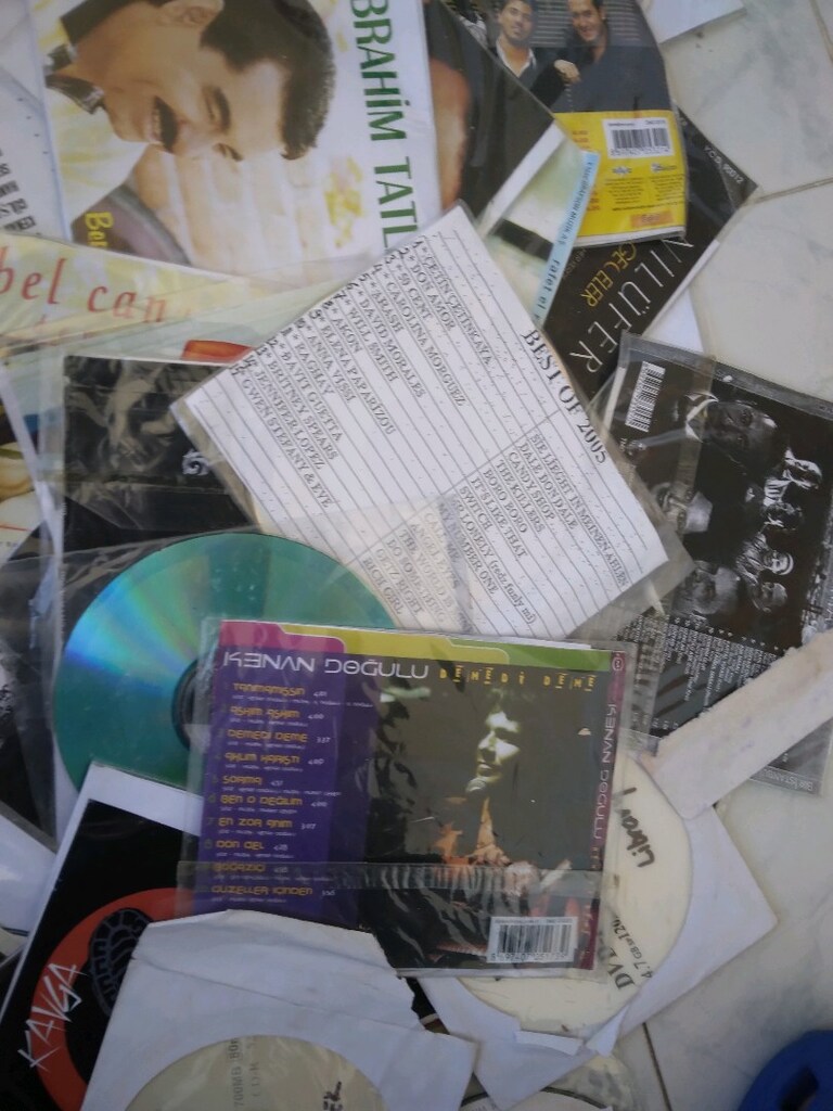 Yerli ve yabancı müzik CD leri 552 adet - 3