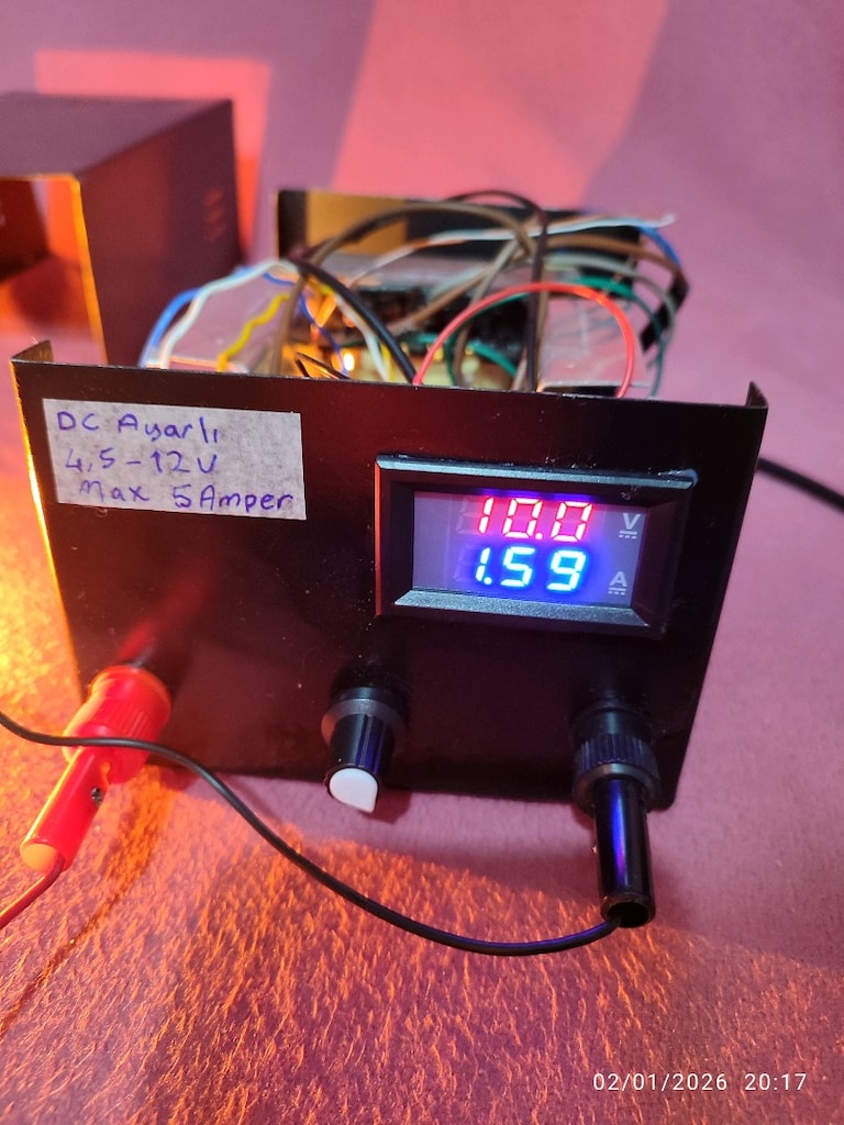 ayarlı4.5 12volt 5 amper göstergeli adaptör - 8