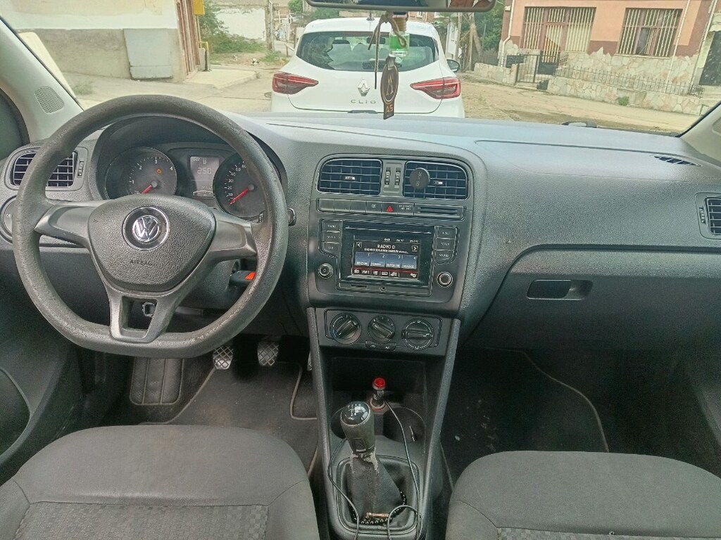 Volkswogen polo 2014 - 6
