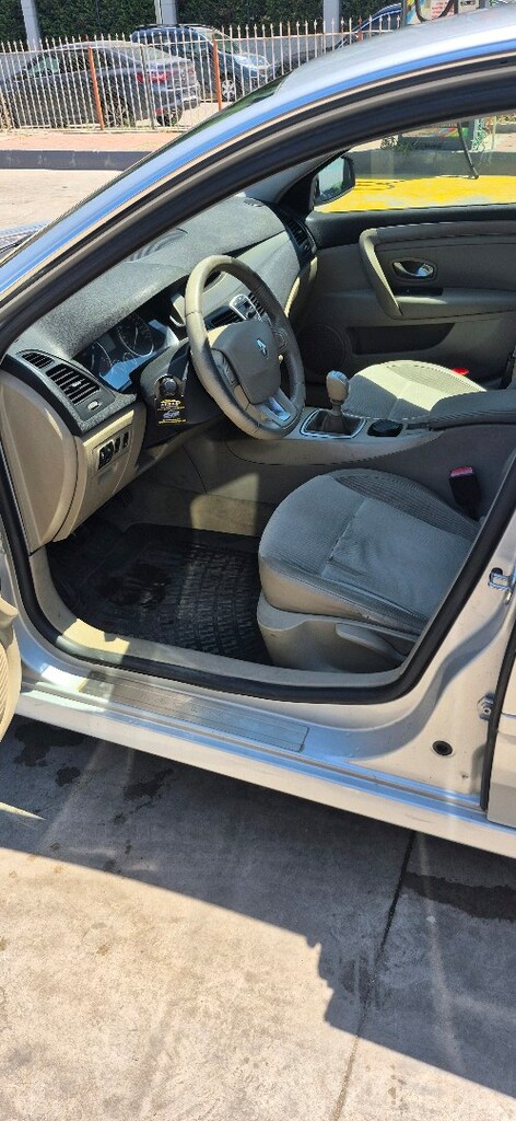 ACİLLL SATILIK RENAULT LAGUNA PRİVİLEGE full paket sıfır motor - 9