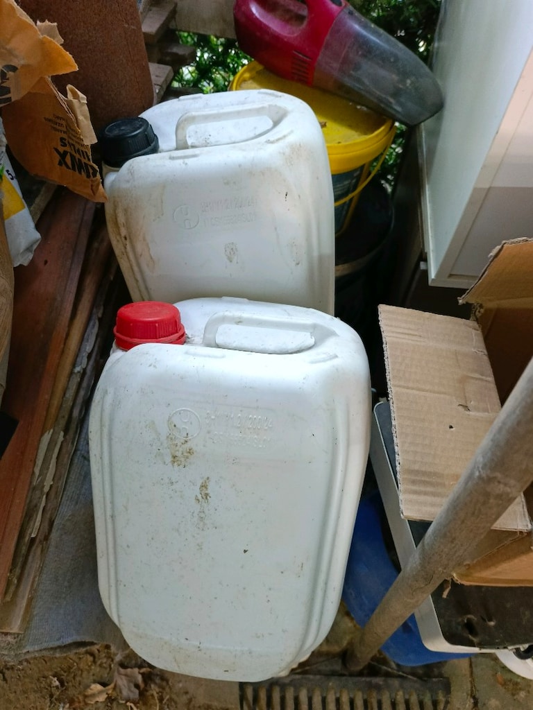 25 litrelik ve 20 ltrlik bidon 5 adet komple verilecektir - 2