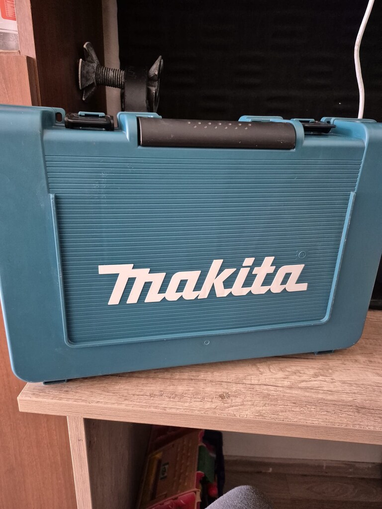 Makitta HR 2470 - 2