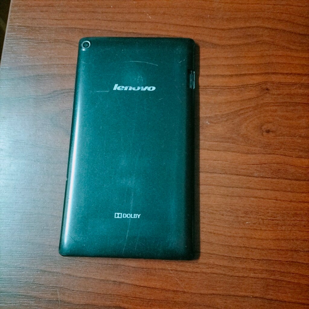 Lenovo tab 2 A7 modeli . Parça niyetine.Sarj olurken açılıp kapanıyor - 2