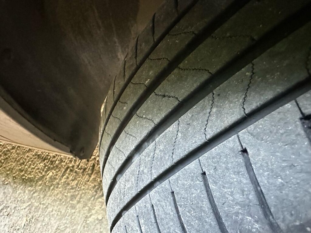 205/55/17 brigstone turanza lastik - 3