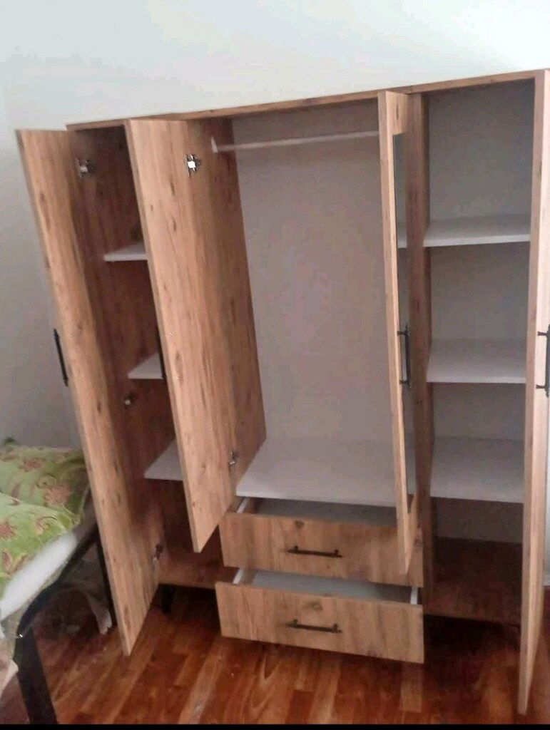 4 Kapılı Aynalı Gardırop - 2