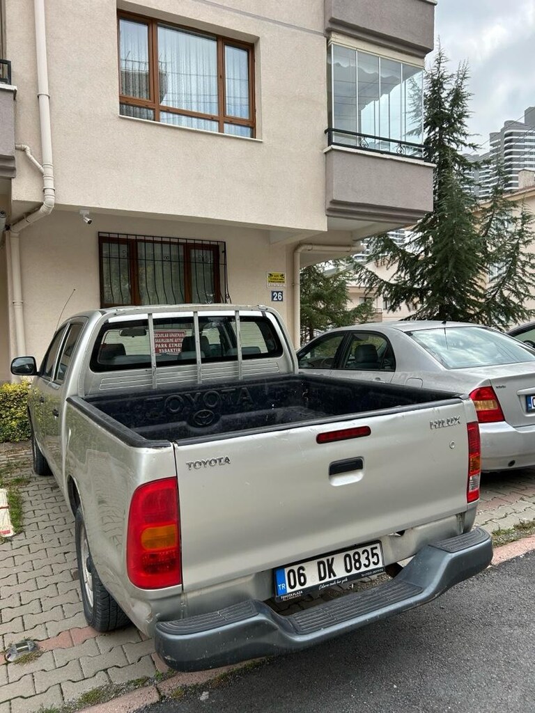 Toyota Hilux Comfort 2.5 4x2 - 7