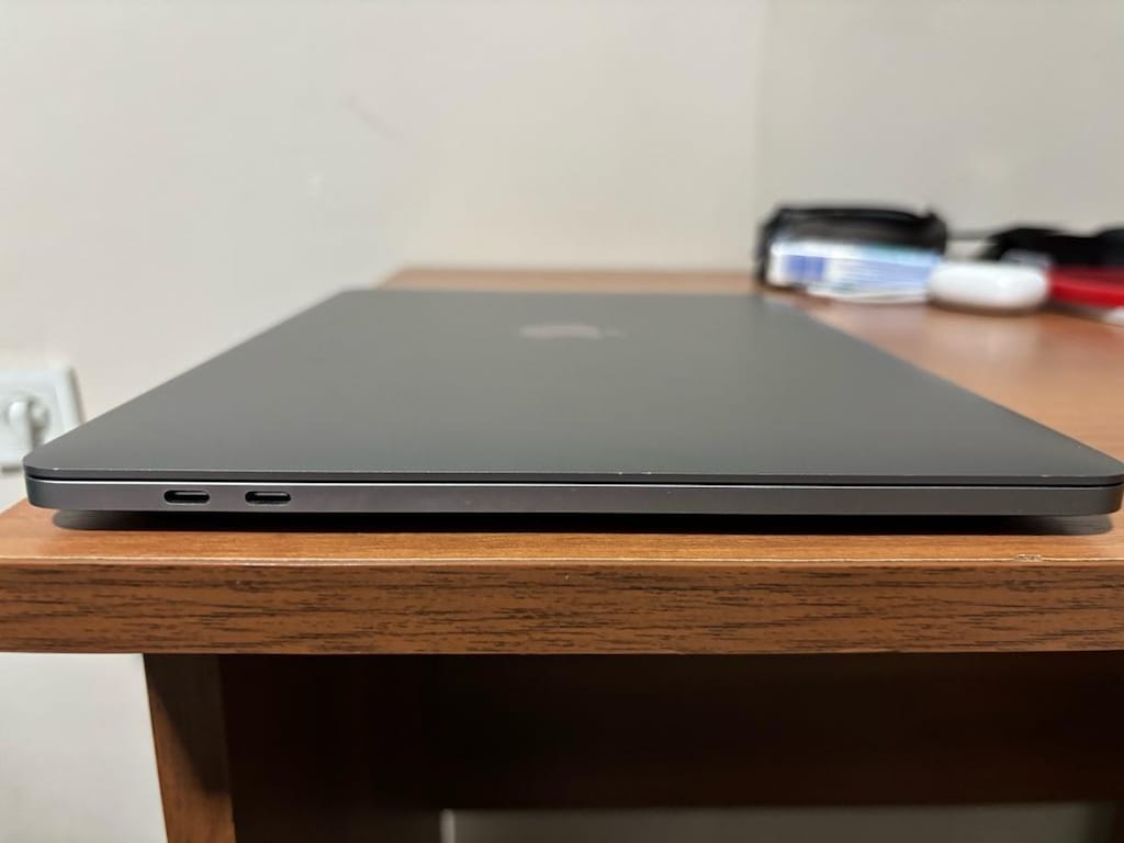 Apple MacBook Pro M2 2022 | 16 GB RAM | 256 GB SSD | 13,3 inç - 4