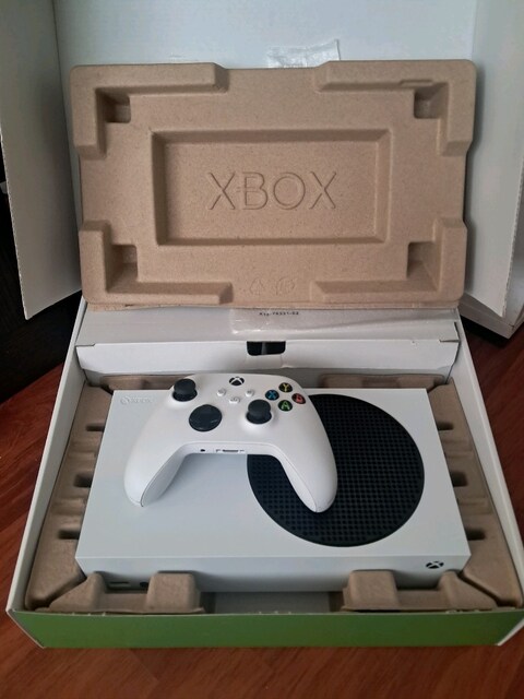 X BOX- S SERİSİ BEYAZ RENK 512 GB SSD