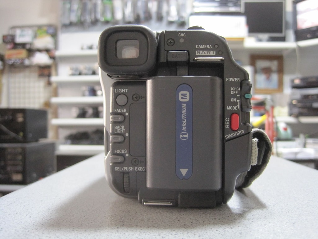 SONY DCR-TRV285 DIGITAL 8 KAMERA GECE GÖRÜŞLÜ KUTUSUNDA - 4