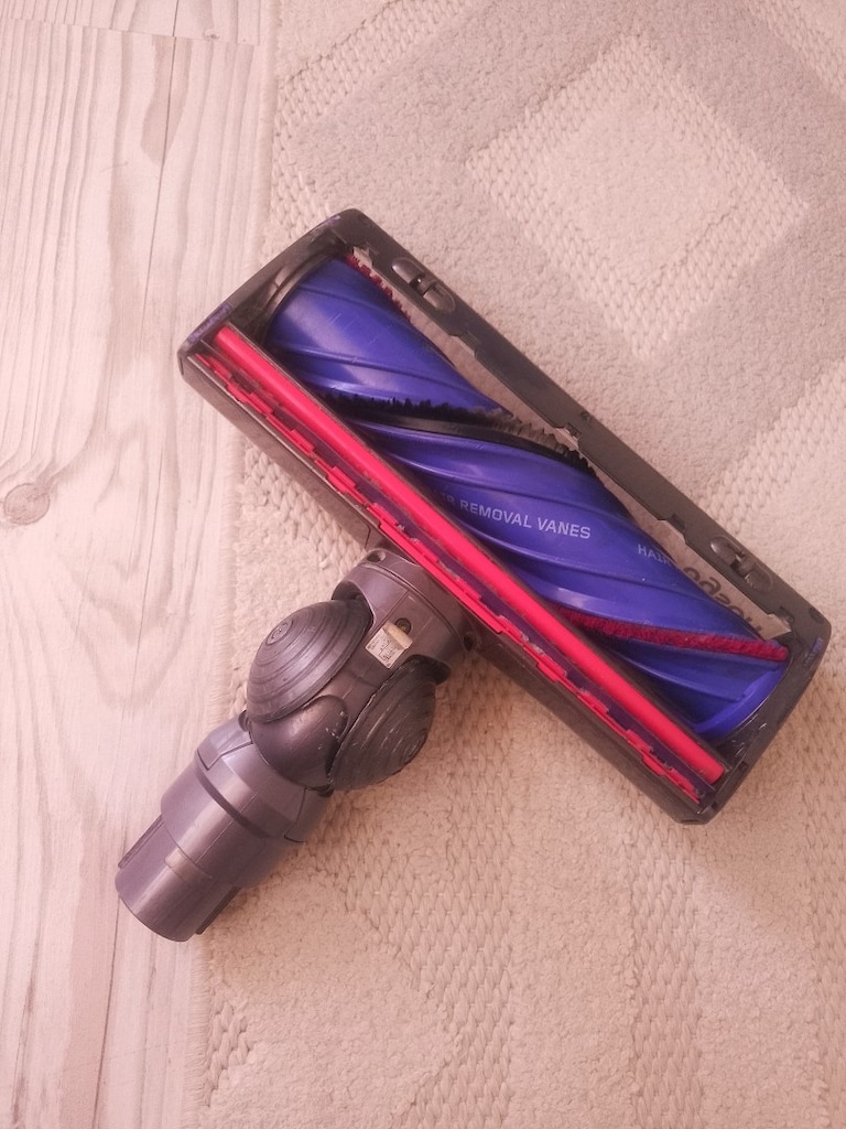 dyson v12 sv 46 Orjinal başlık - 4
