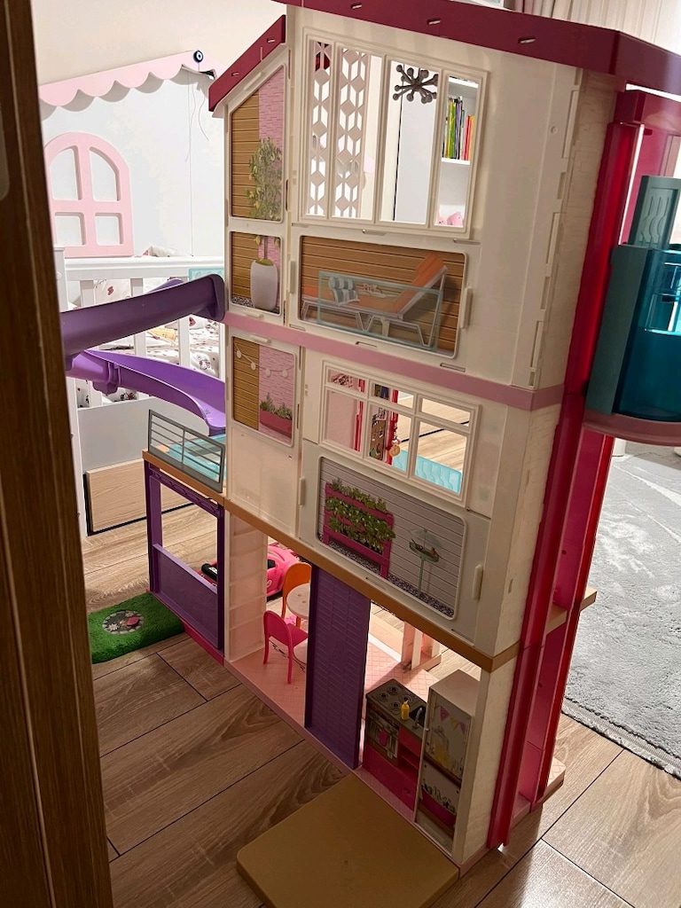 Kaydıraklı Asansörlü Büyük Oyuncak Barbie Evi – Arabalı, Çok Katlı - 6