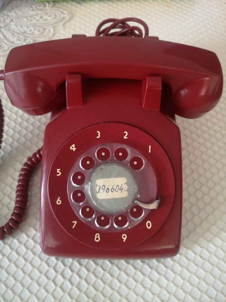Eski çevirmeli Telefon - 2