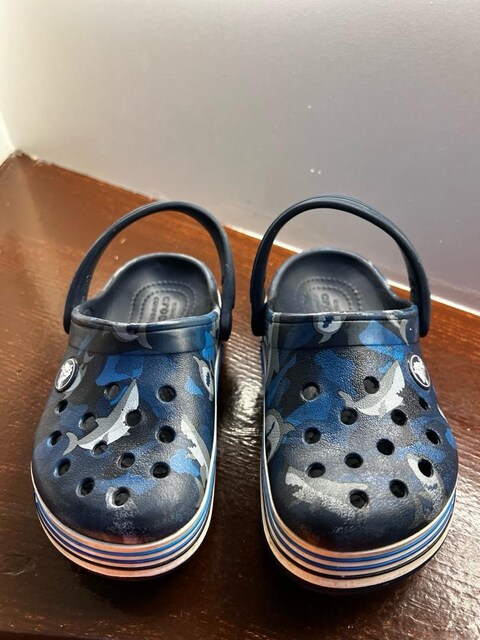 Sıfır Ayarında Orijinal Crocs Shark Çocuk Terliği – US 10 / EU 27-28
