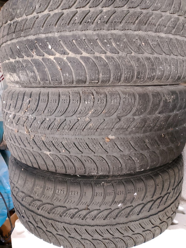 205/55/16 2 Adet Sava kışlık lastik durumları iyidir. - 2