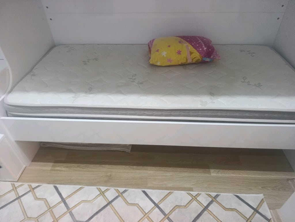 yatak odası 3senelik çocuk odası da az kullanılmış - 6