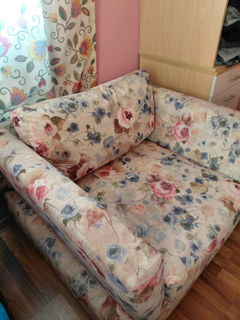 çiçek desenli rahat koltuk - 3