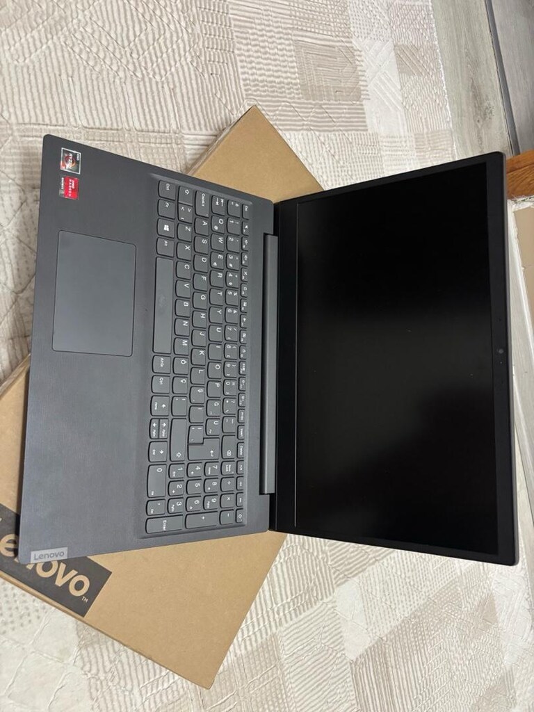 LENOVO V15-ADA 82C7 - 2