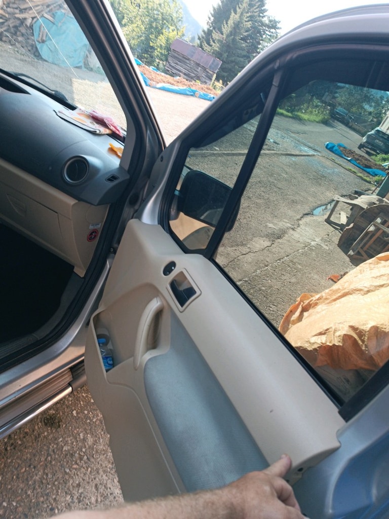 Ford connet 2010 GLX 110 luk - 7